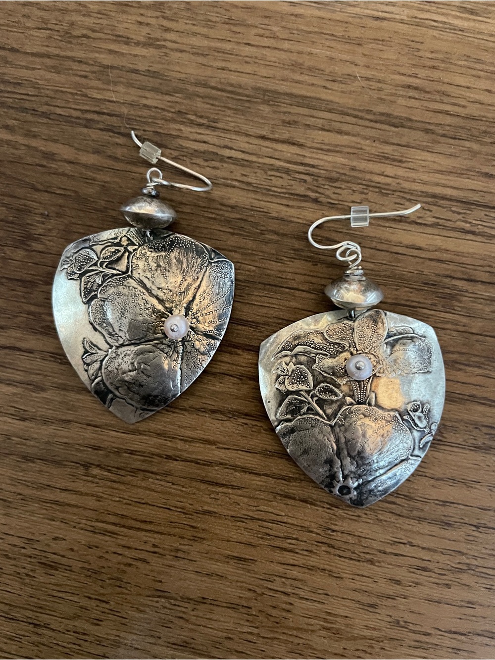 Vintage 90s Tabra signed floral shield earrings - Silver